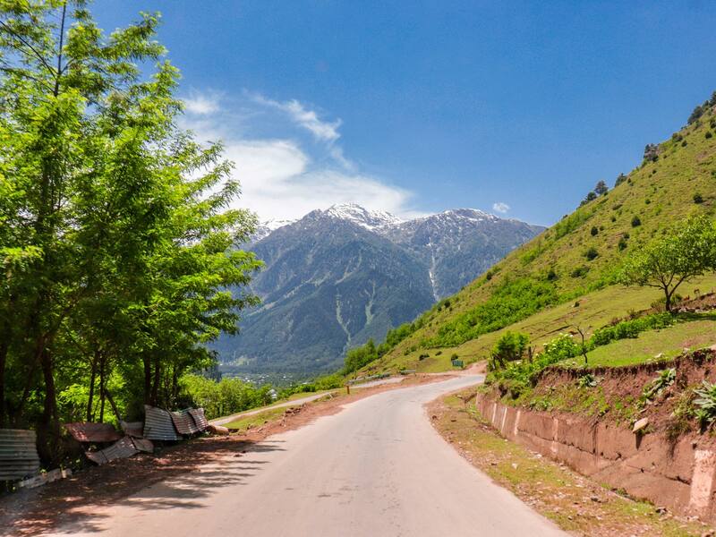 Offbeat Kashmir Tour Package